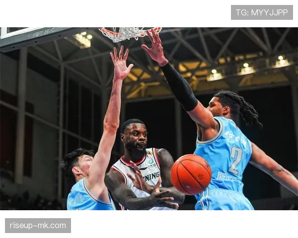 阿什利·扬蜕变为球队核心，状态回升助力球队重振士气