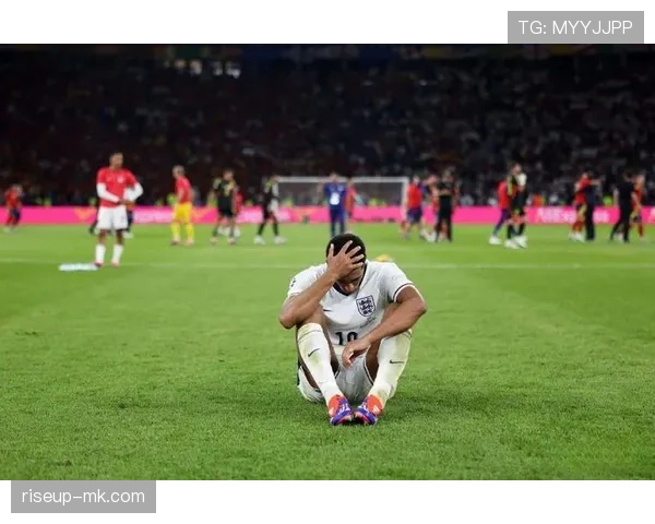 贝林厄姆球场上能打面前饭桌边却全靠泡面撑活是怎么回事？